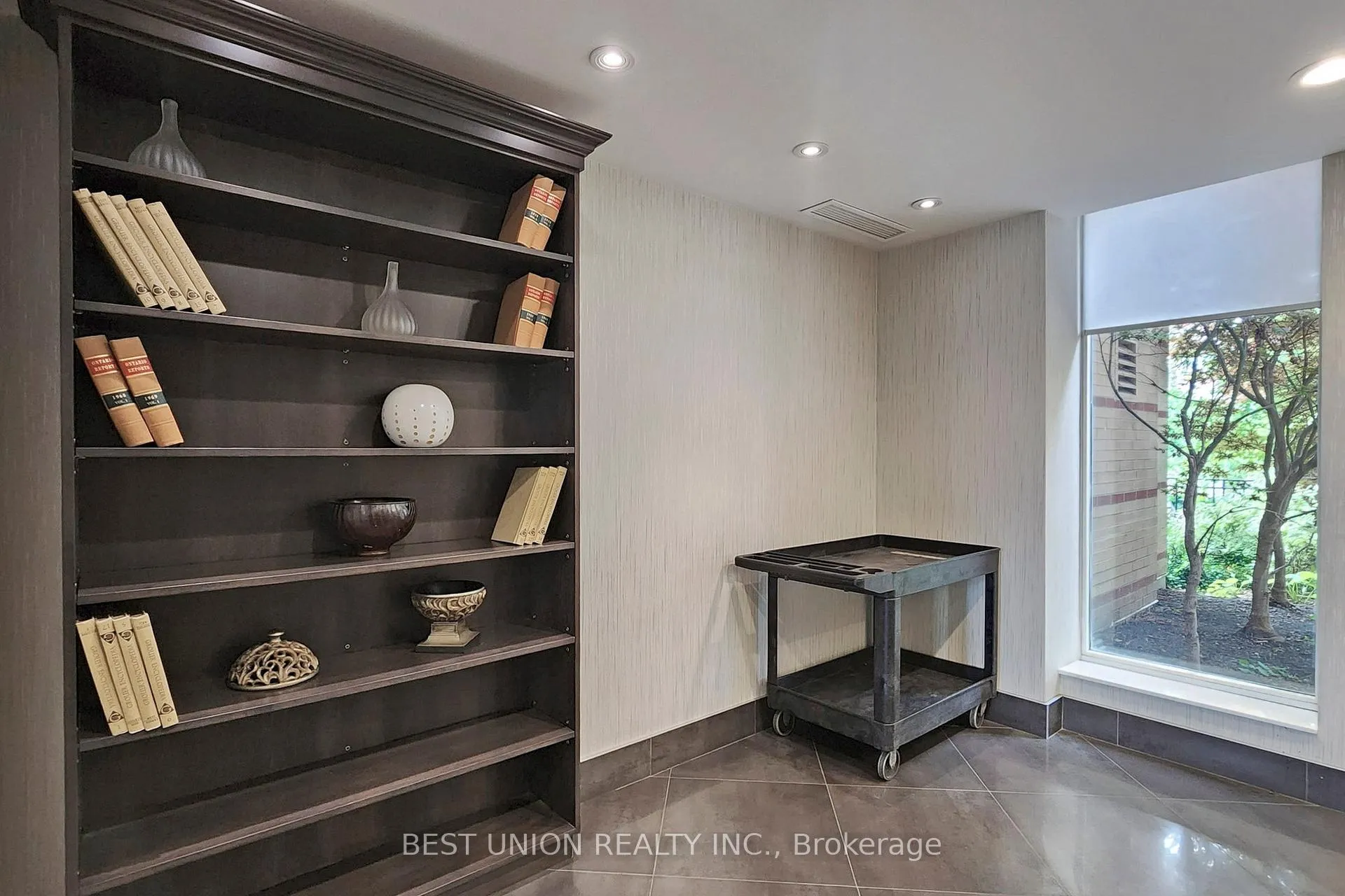Photo 6 of Unit 512, 485 Rosewell Avenue, Toronto, Lawrence Park South — HOMEH