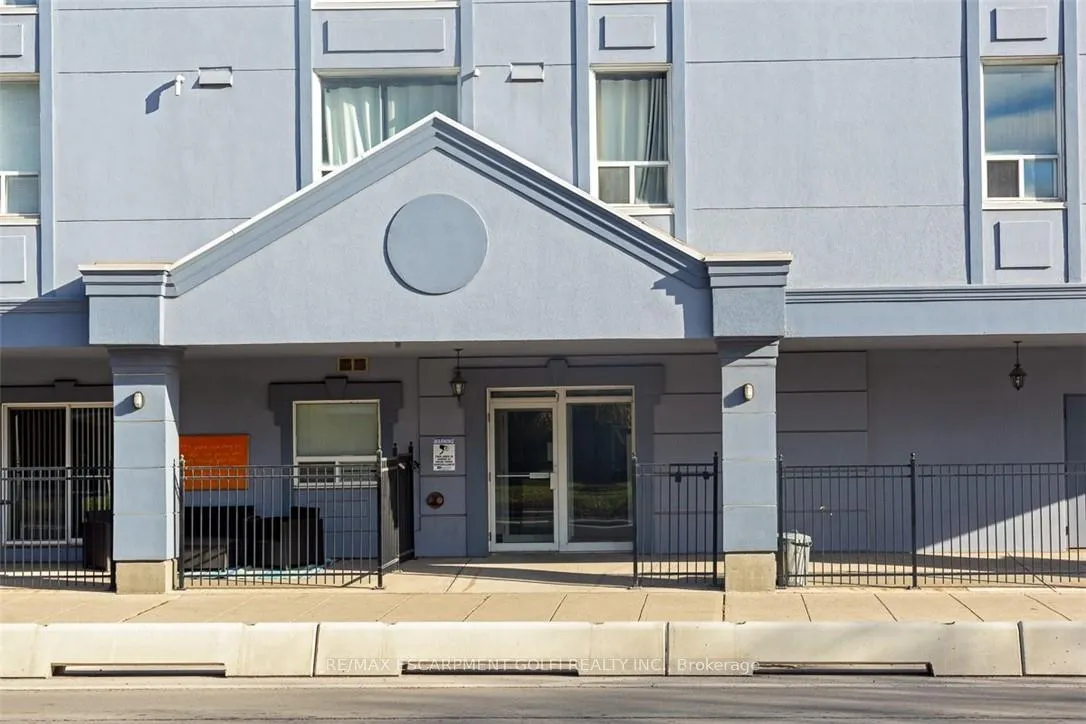 Photo 3 of Unit 302, 400 York Boulevard, Hamilton, Strathcona — HOMEH