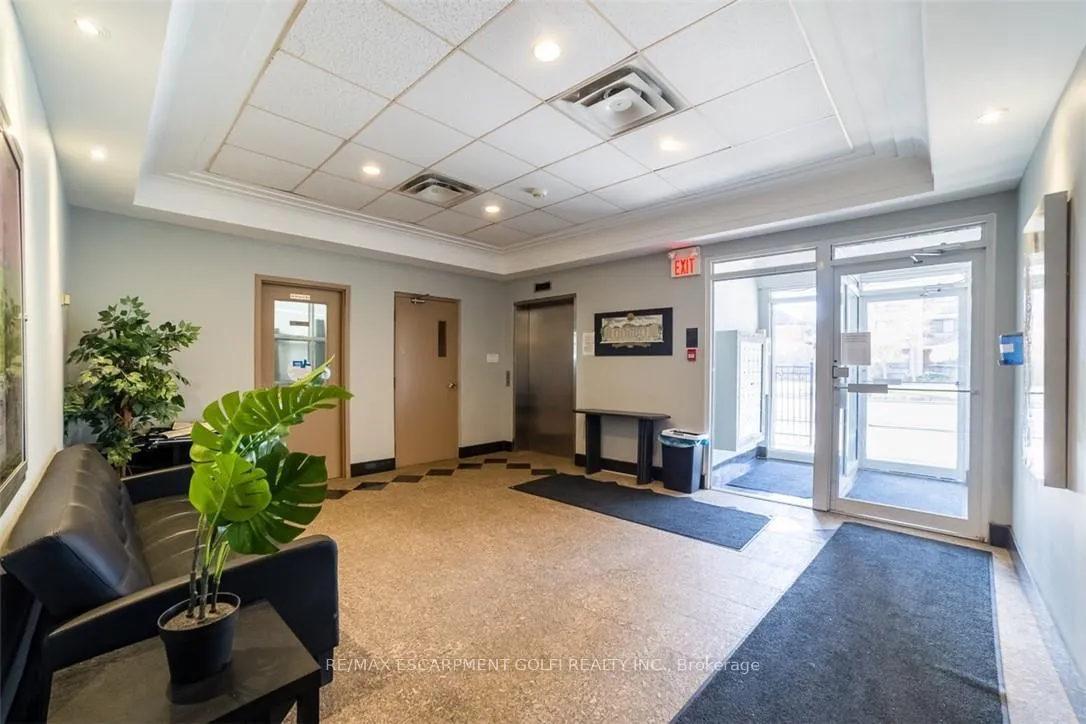 Photo 4 of Unit 302, 400 York Boulevard, Hamilton, Strathcona — HOMEH
