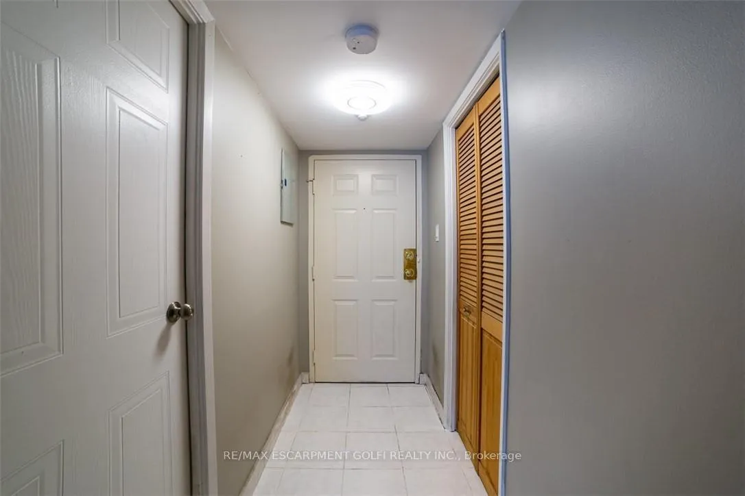 Photo 6 of Unit 302, 400 York Boulevard, Hamilton, Strathcona — HOMEH