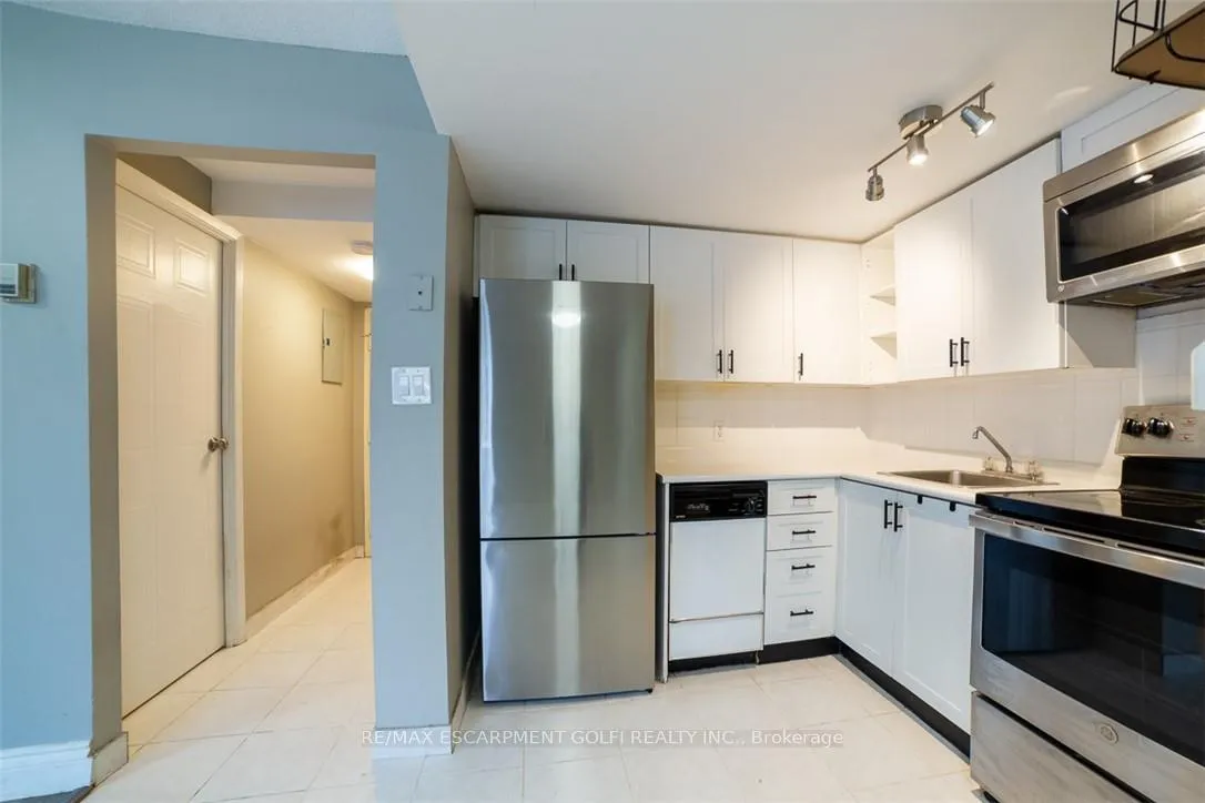 Photo 9 of Unit 302, 400 York Boulevard, Hamilton, Strathcona — HOMEH