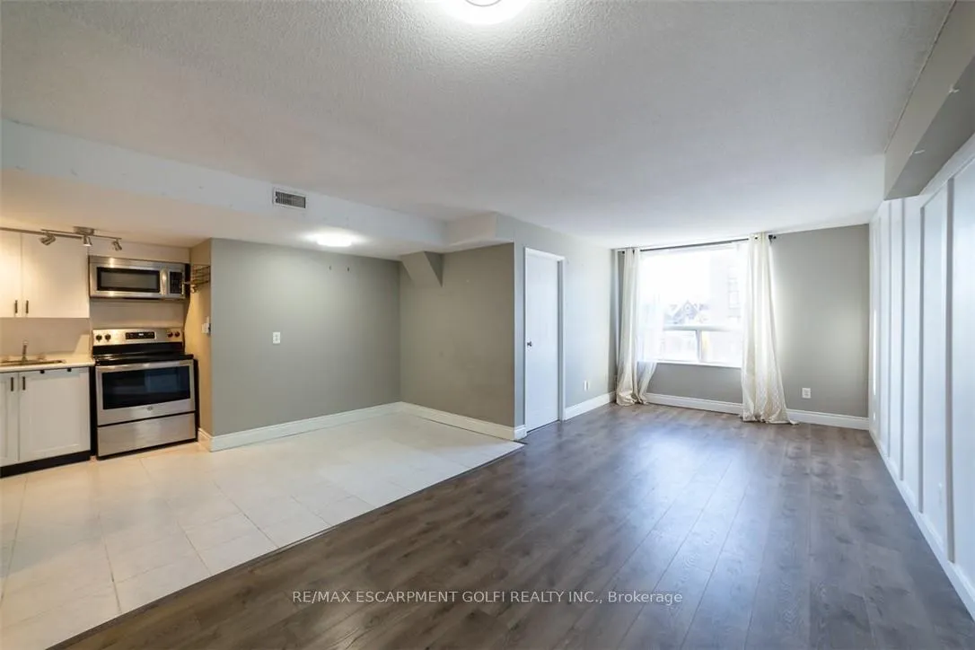 Photo 14 of Unit 302, 400 York Boulevard, Hamilton, Strathcona — HOMEH