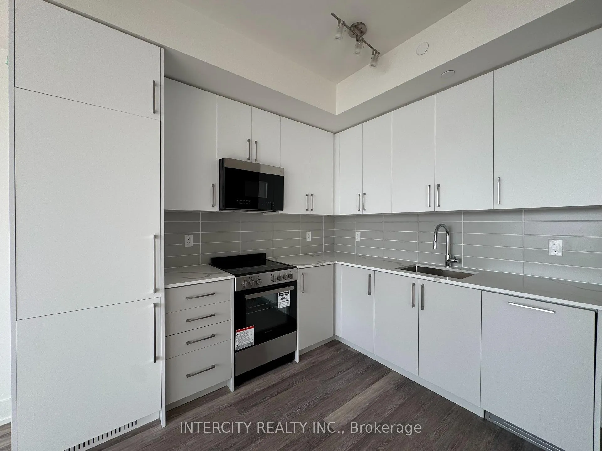 Photo 5 of Unit 245, 2075 King Road, King, King City — HOMEH