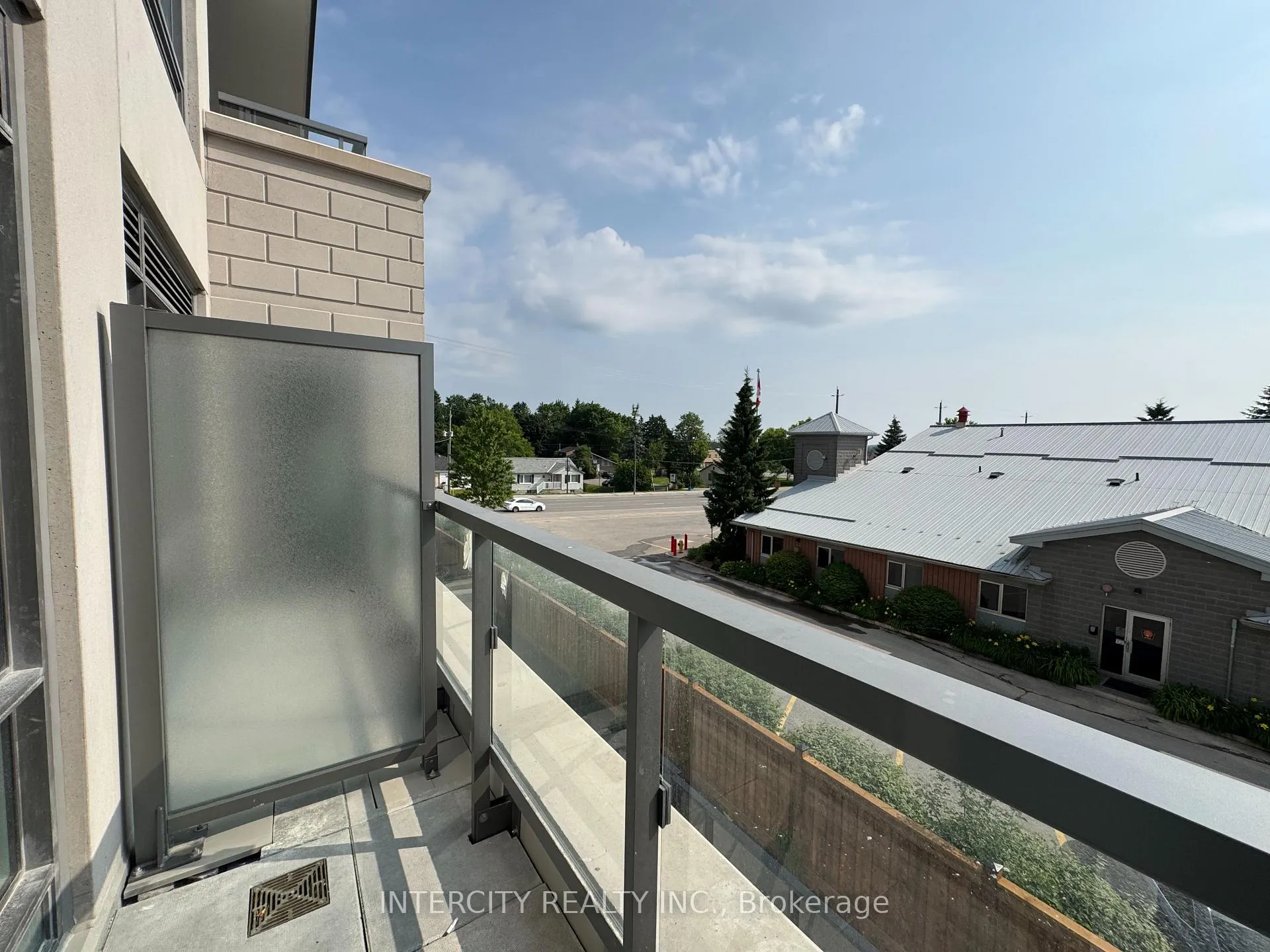 Photo 10 of Unit 245, 2075 King Road, King, King City — HOMEH
