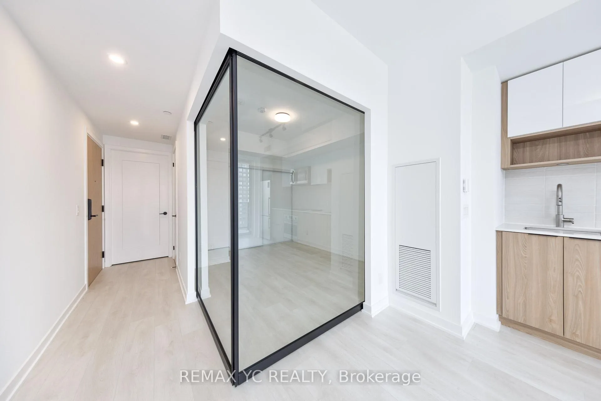 Photo 5 of Unit 2207, 5 Defries Street, Toronto, Regent Park — HOMEH