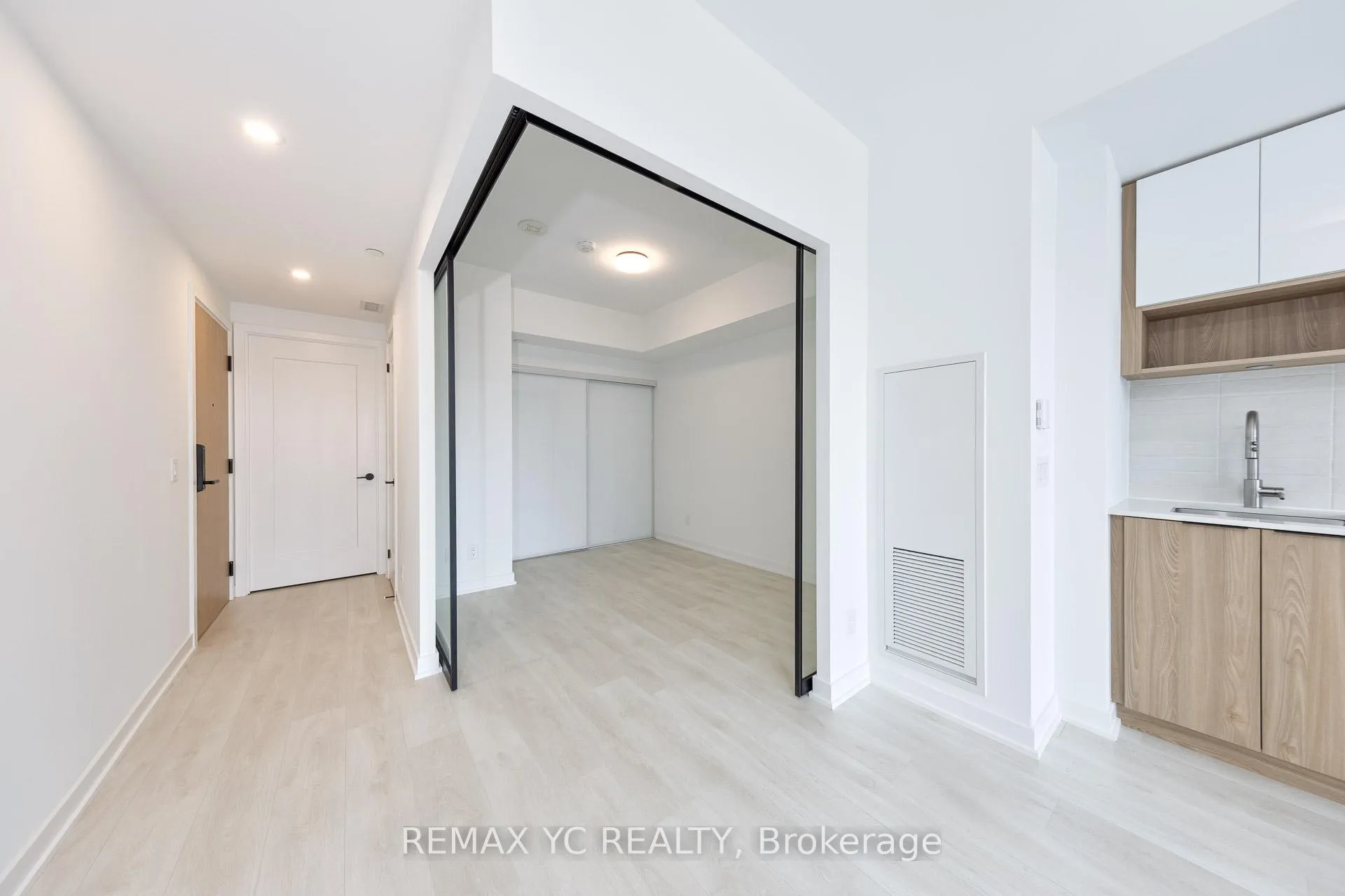 Photo 6 of Unit 2207, 5 Defries Street, Toronto, Regent Park — HOMEH