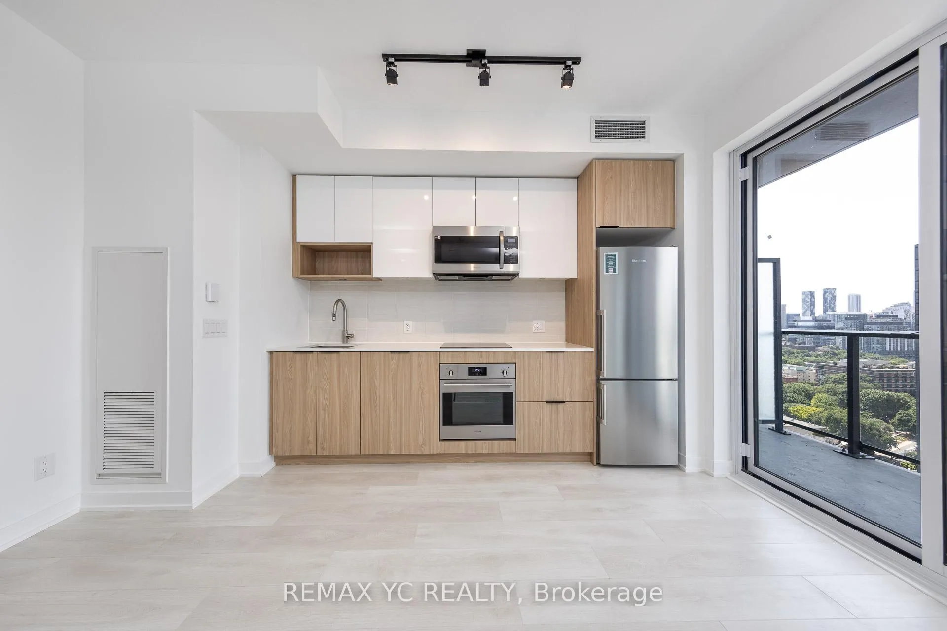 Photo 14 of Unit 2207, 5 Defries Street, Toronto, Regent Park — HOMEH