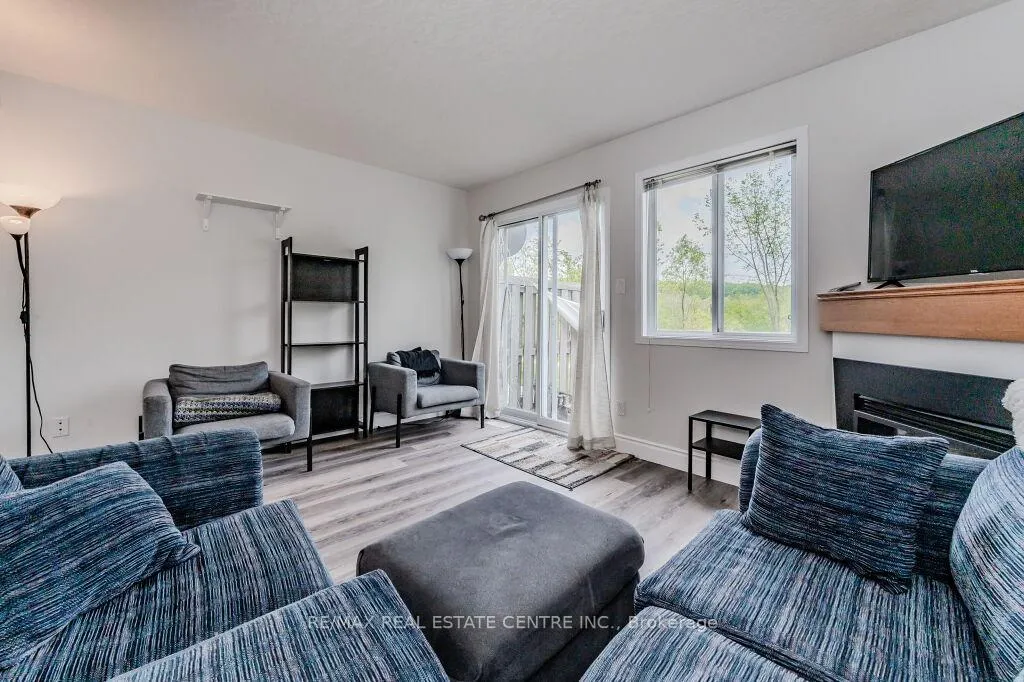 Photo 4 of Unit 7, 601 Columbia Forest Boulevard, Waterloo — HOMEH