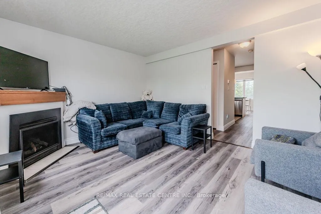 Photo 5 of Unit 7, 601 Columbia Forest Boulevard, Waterloo — HOMEH