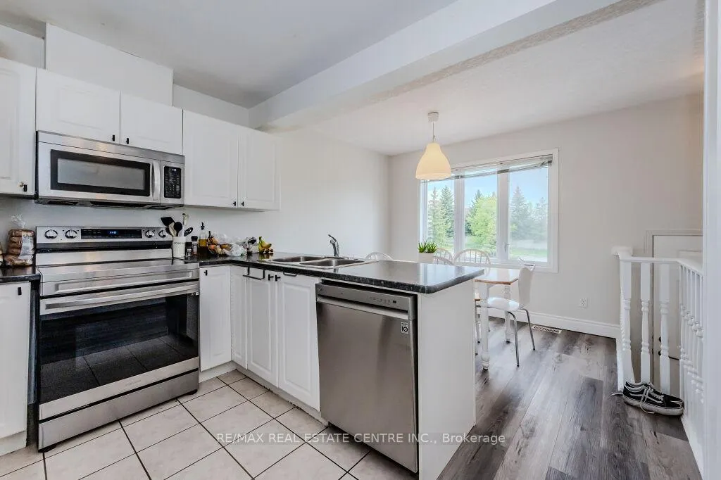 Photo 6 of Unit 7, 601 Columbia Forest Boulevard, Waterloo — HOMEH