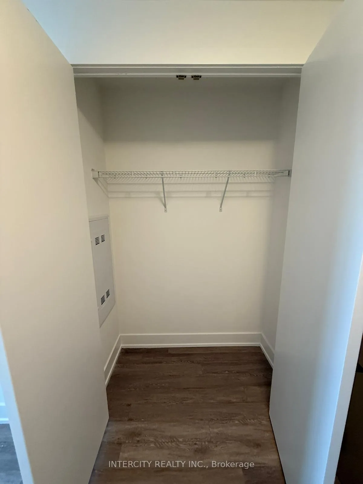 Photo 10 of Unit 422, 2075 King Road, King, King City — HOMEH
