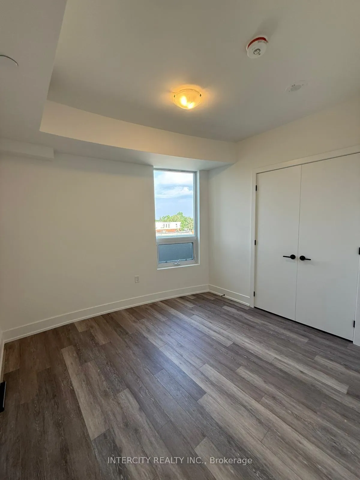 Photo 22 of Unit 422, 2075 King Road, King, King City — HOMEH