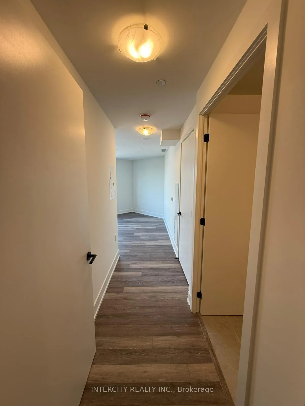 Photo 23 of Unit 422, 2075 King Road, King, King City — HOMEH