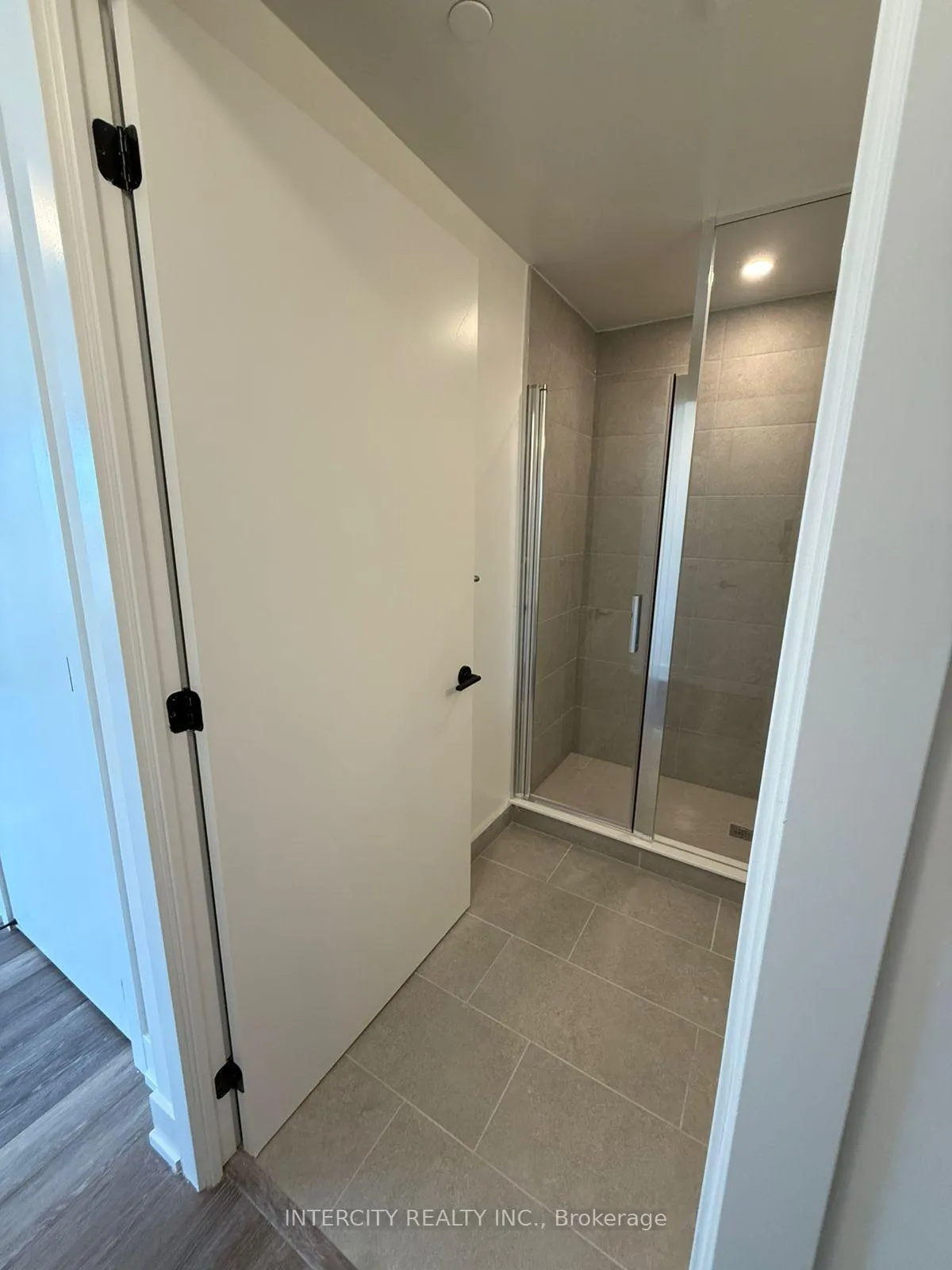 Photo 24 of Unit 422, 2075 King Road, King, King City — HOMEH