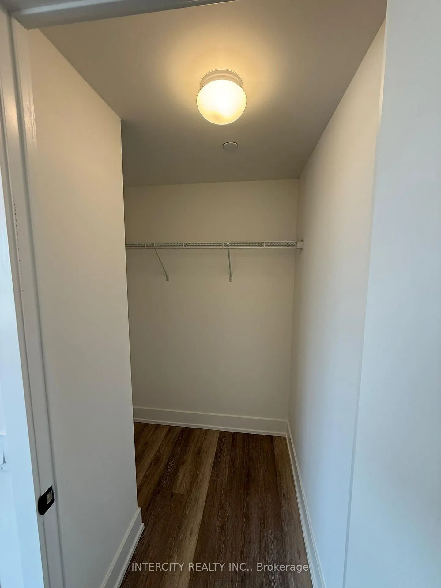Photo 28 of Unit 422, 2075 King Road, King, King City — HOMEH