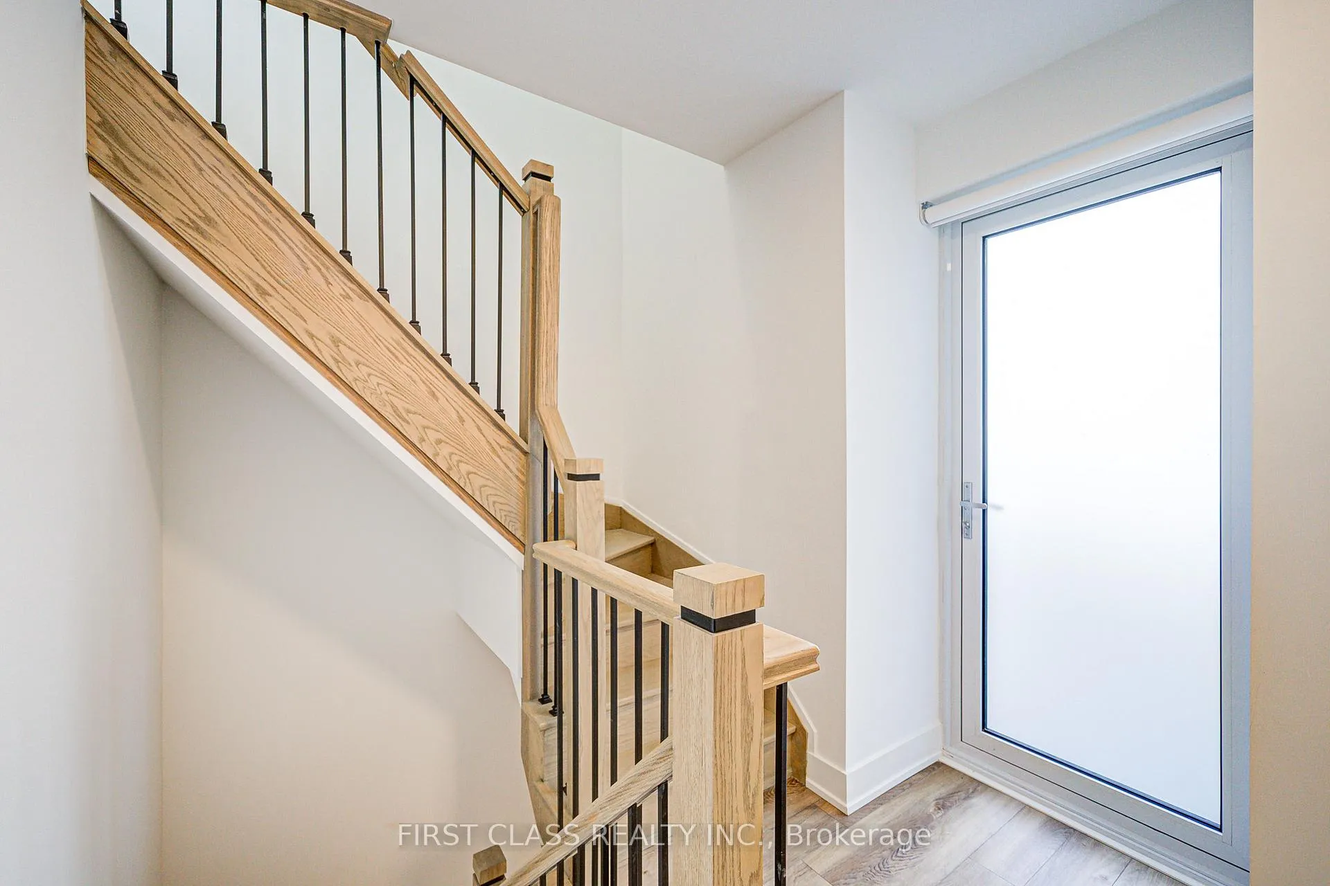 Photo 8 of Unit 123W, 8 Cedarland Drive, Markham, Unionville — HOMEH