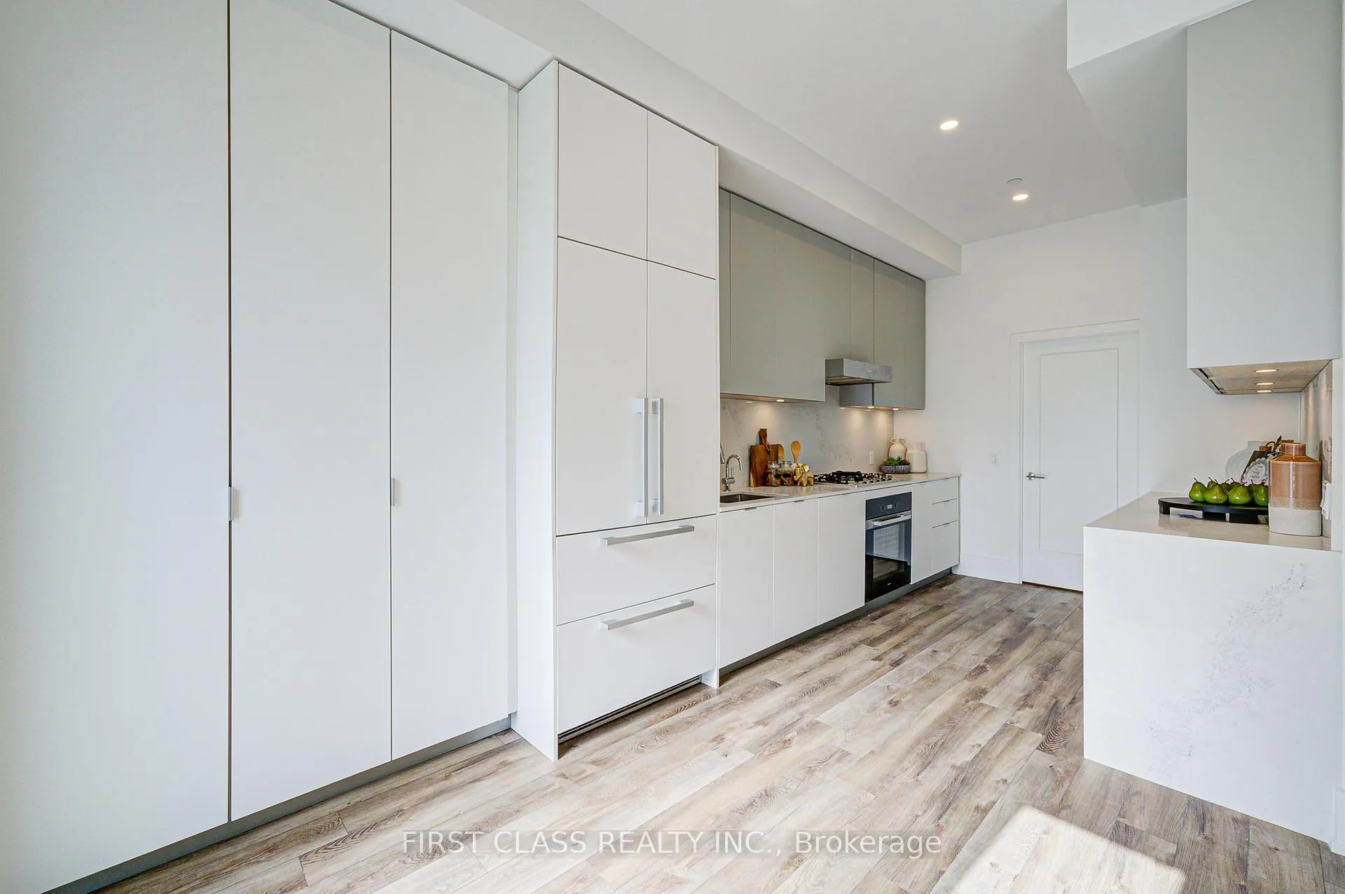 Photo 13 of Unit 123W, 8 Cedarland Drive, Markham, Unionville — HOMEH