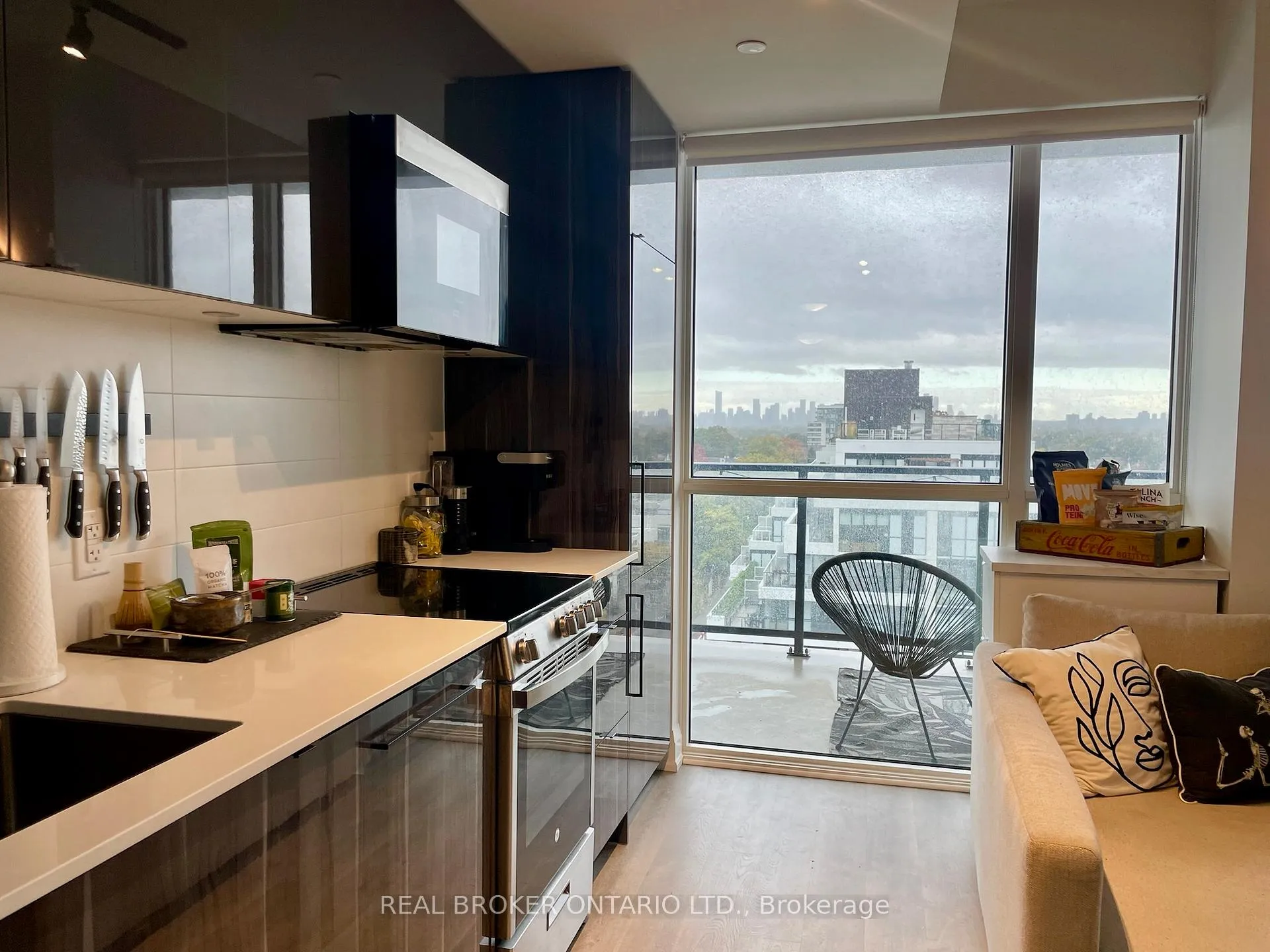 Photo 3 of Unit 903, 2369 Danforth Avenue, Toronto, East End-Danforth — HOMEH