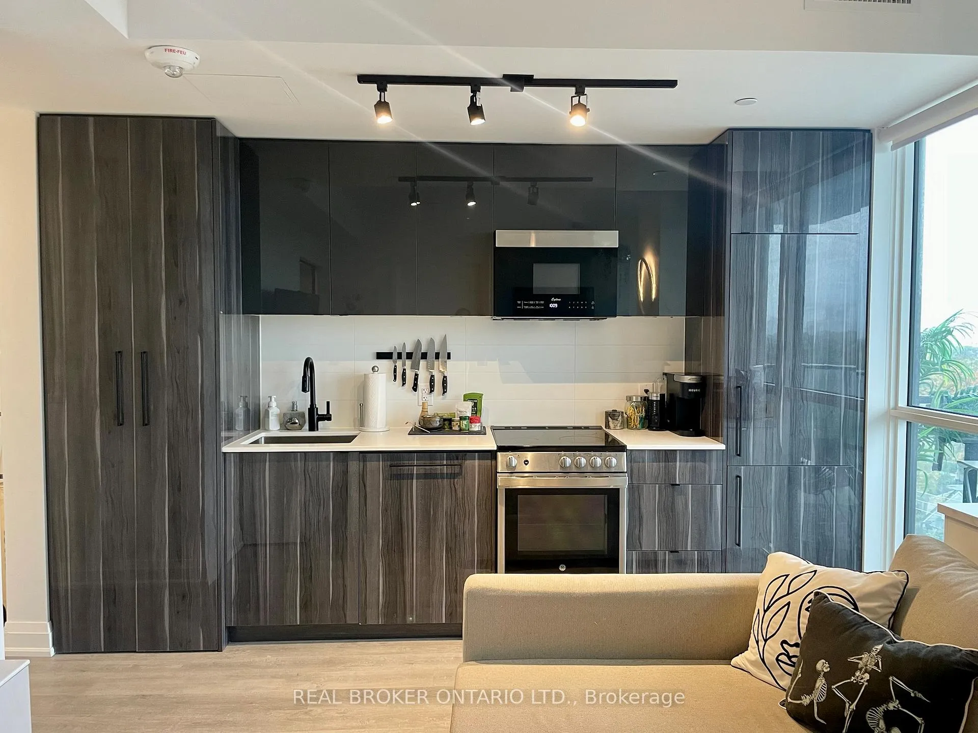 Photo 4 of Unit 903, 2369 Danforth Avenue, Toronto, East End-Danforth — HOMEH