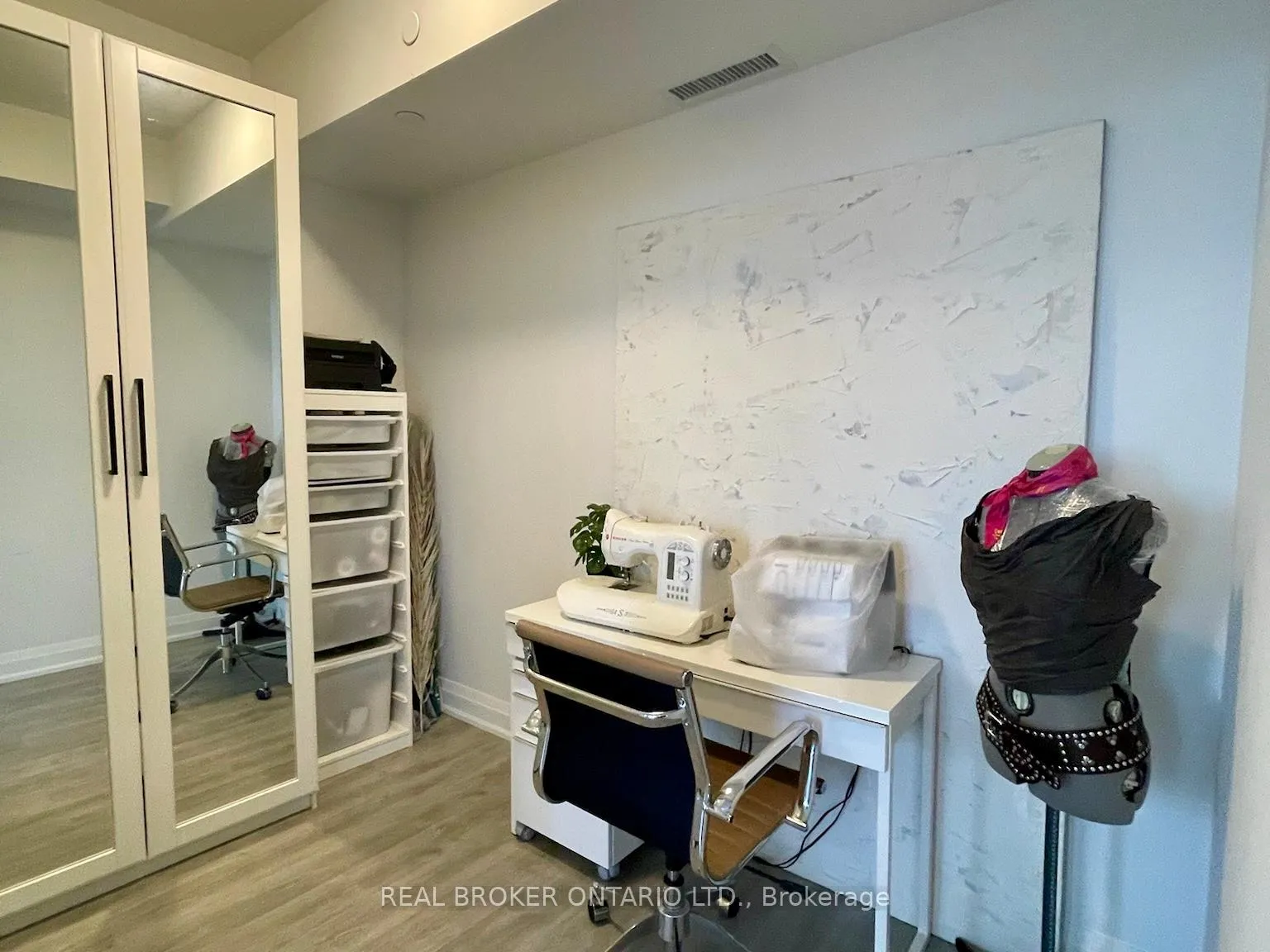 Photo 8 of Unit 903, 2369 Danforth Avenue, Toronto, East End-Danforth — HOMEH