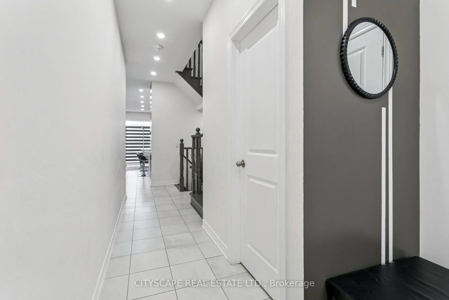 Photo 3 of 72 Finegan Circle, Brampton, Northwest Brampton — HOMEH