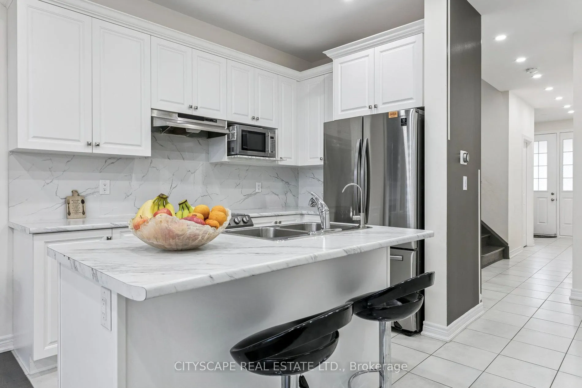 Photo 9 of 72 Finegan Circle, Brampton, Northwest Brampton — HOMEH
