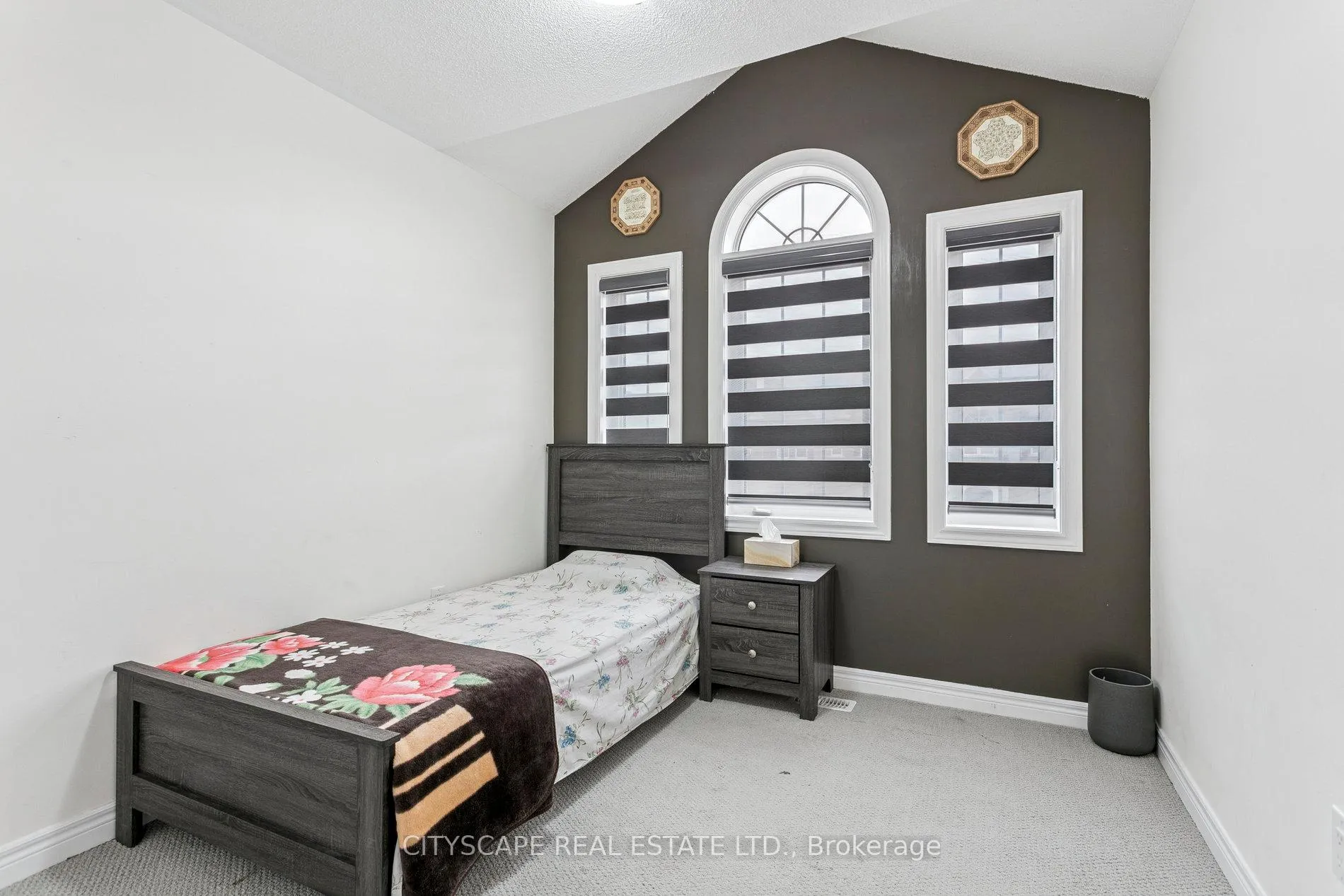Photo 18 of 72 Finegan Circle, Brampton, Northwest Brampton — HOMEH