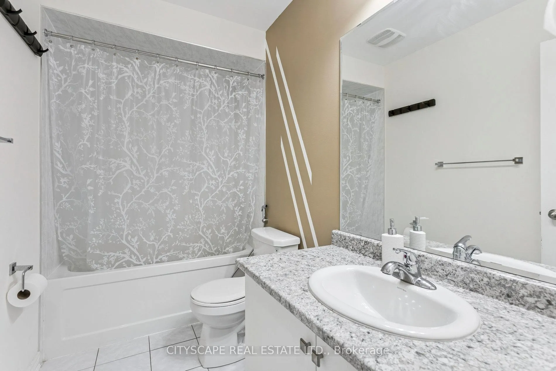 Photo 21 of 72 Finegan Circle, Brampton, Northwest Brampton — HOMEH