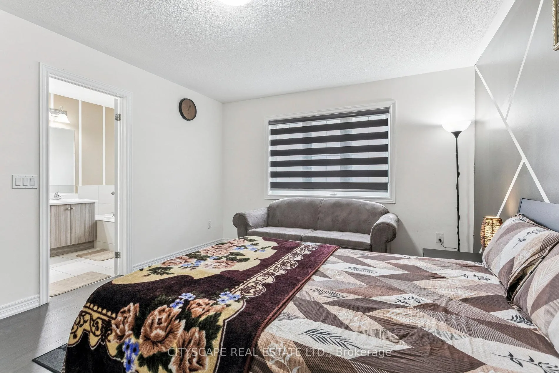 Photo 23 of 72 Finegan Circle, Brampton, Northwest Brampton — HOMEH