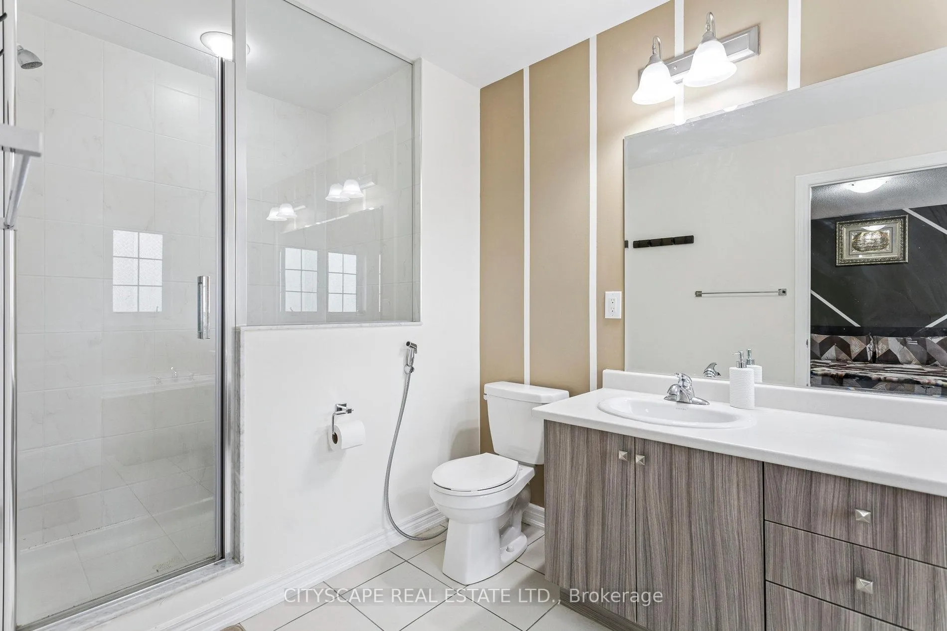 Photo 27 of 72 Finegan Circle, Brampton, Northwest Brampton — HOMEH