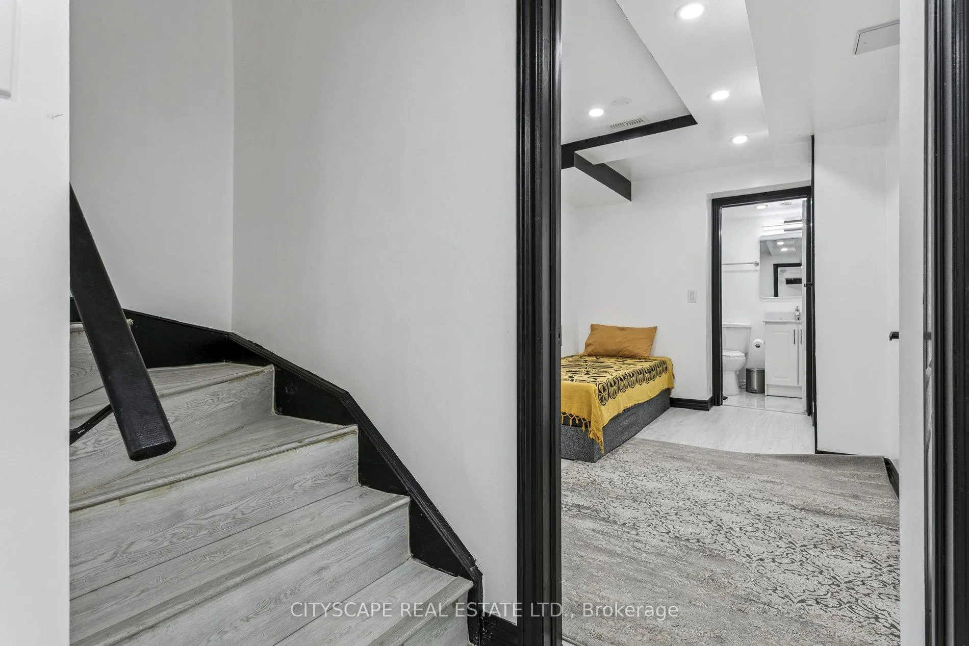 Photo 36 of 72 Finegan Circle, Brampton, Northwest Brampton — HOMEH