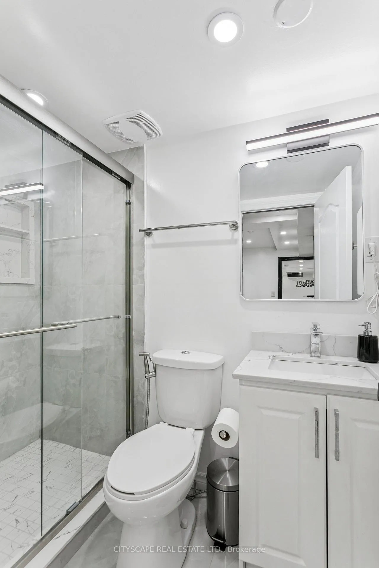 Photo 40 of 72 Finegan Circle, Brampton, Northwest Brampton — HOMEH