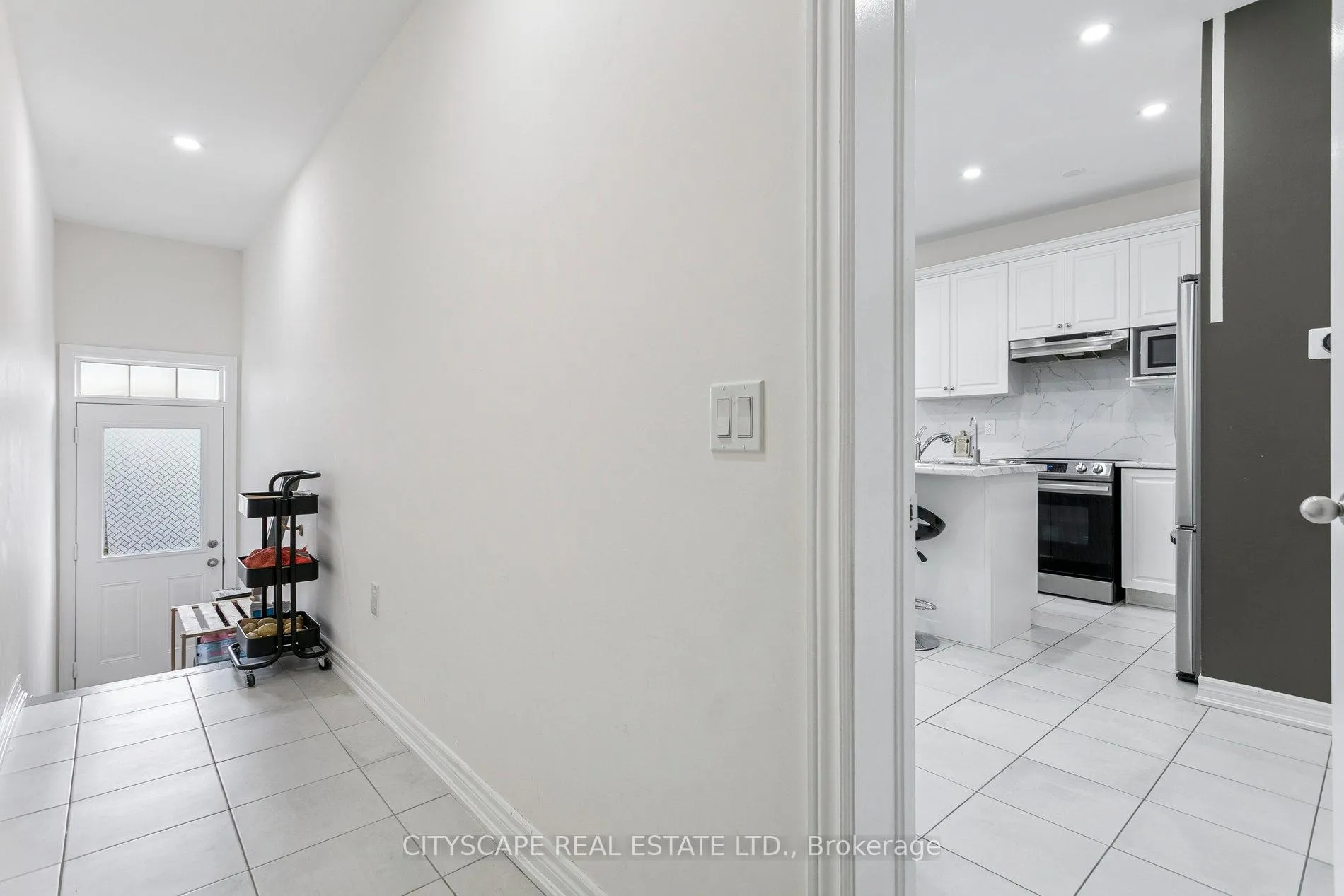 Photo 41 of 72 Finegan Circle, Brampton, Northwest Brampton — HOMEH