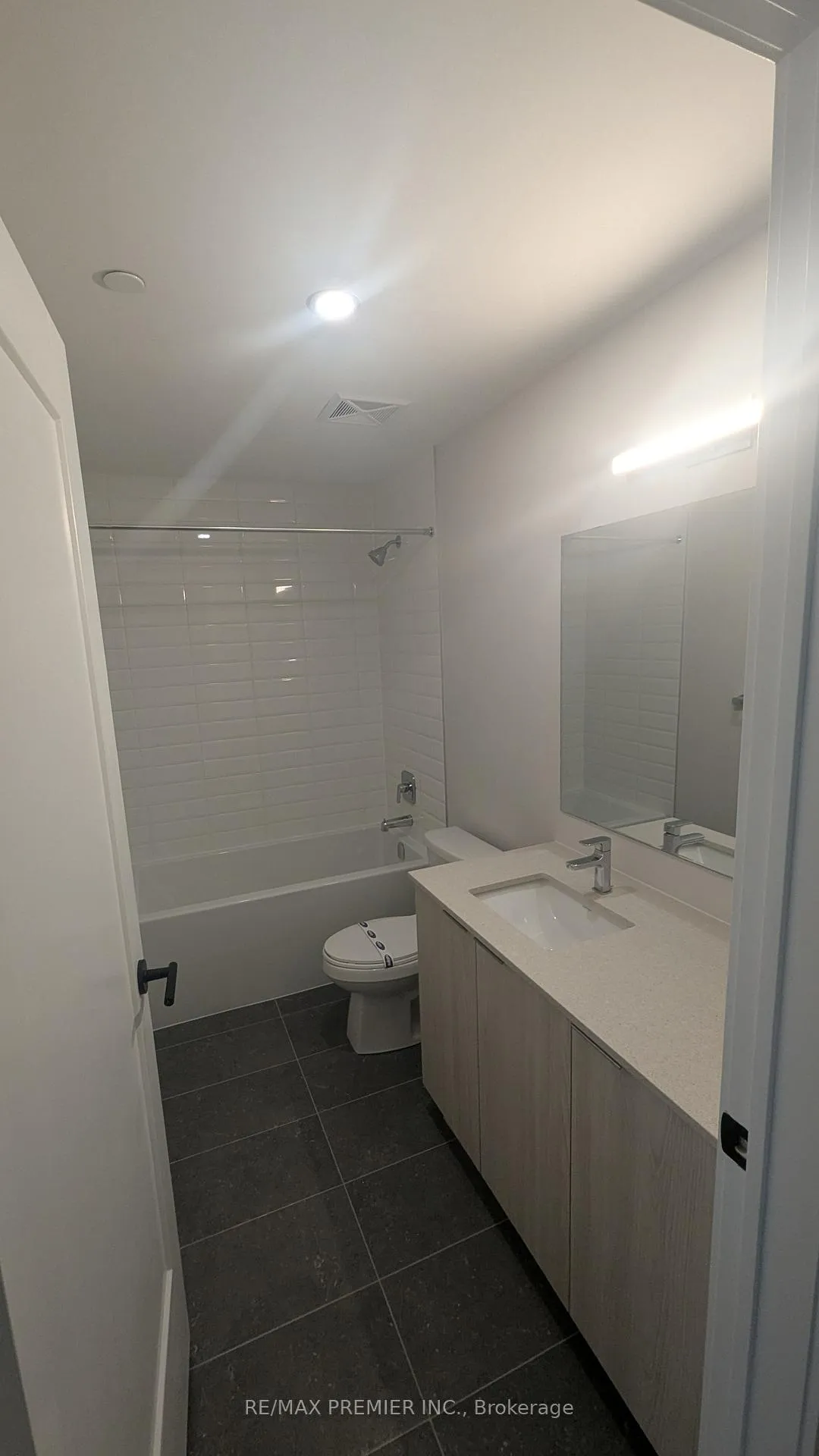 Photo 18 of Unit 404, 720 Whitlock Avenue, Milton, Cobban — HOMEH