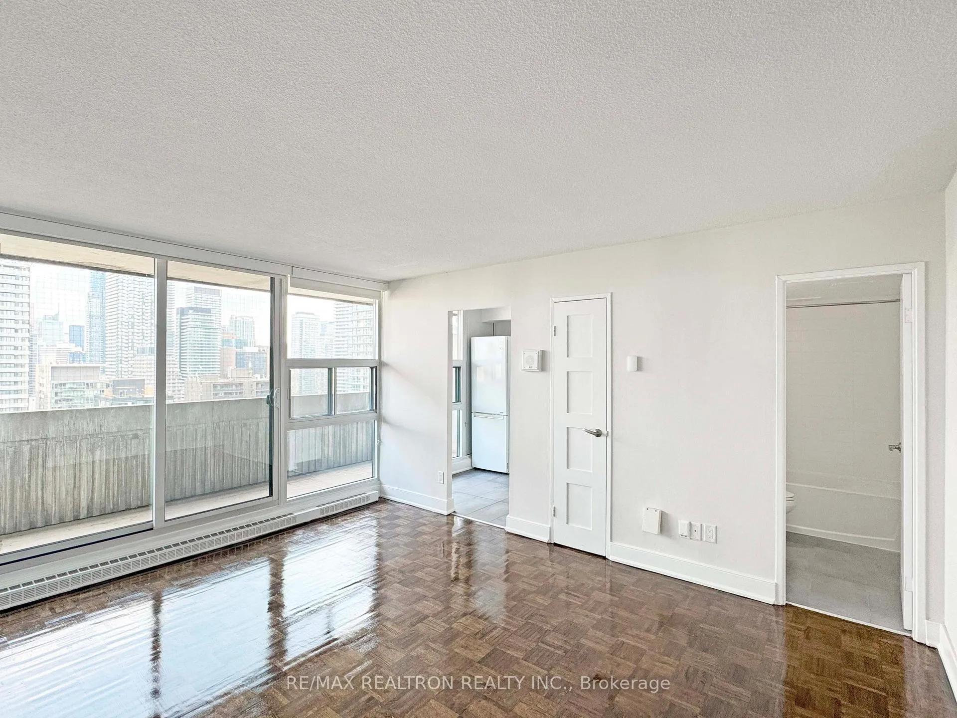 Photo 1 of Unit 2716, 33 Isabella Street, Toronto, Church-Yonge Corridor — HOMEH