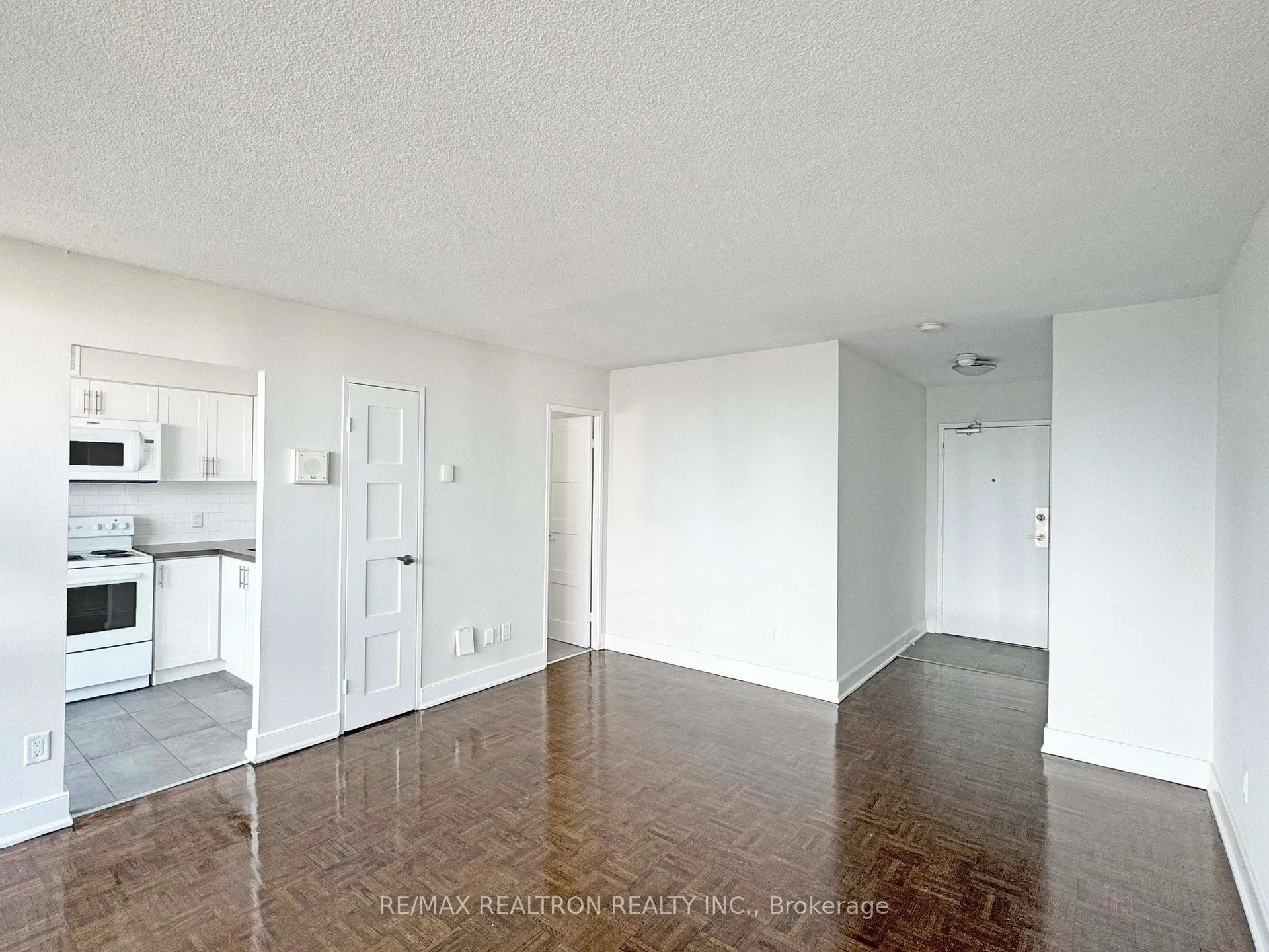 Photo 2 of Unit 2716, 33 Isabella Street, Toronto, Church-Yonge Corridor — HOMEH