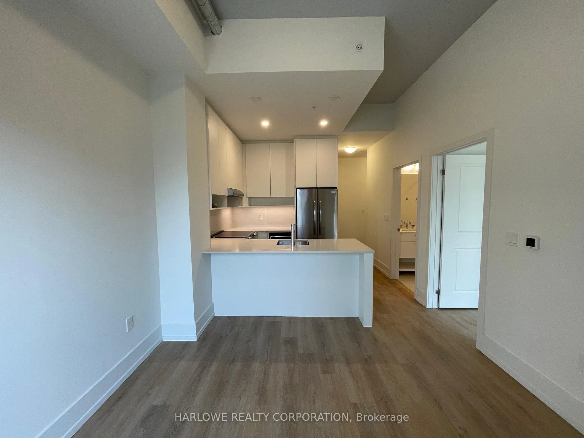 Front of Unit 202, 206 King Street W
