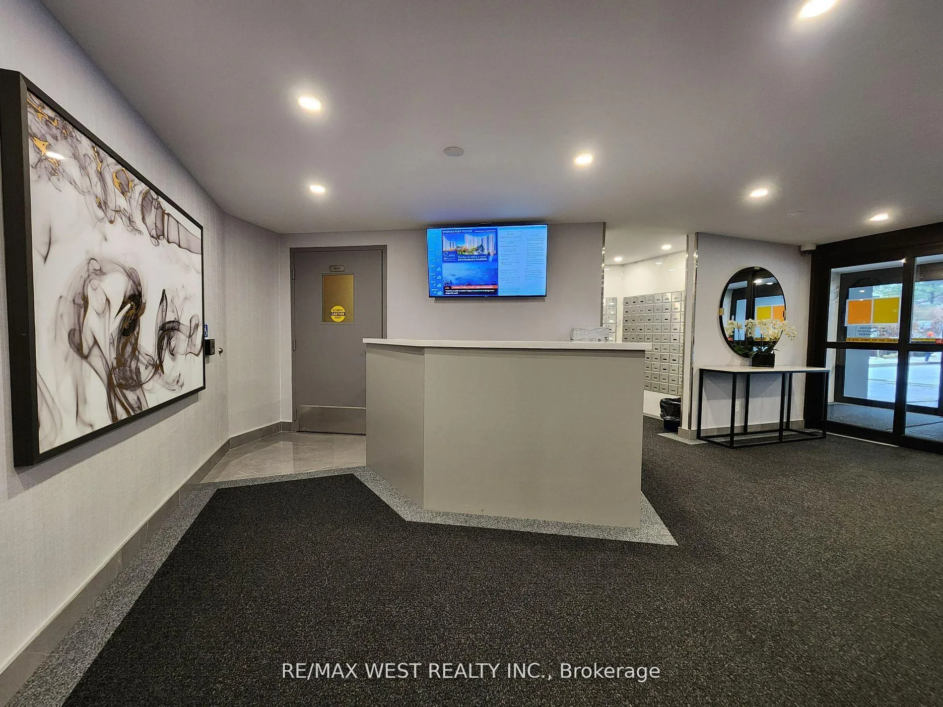 Photo 3 of Unit 1006, 10 Edgecliff Golfway, Toronto, Flemingdon Park — HOMEH