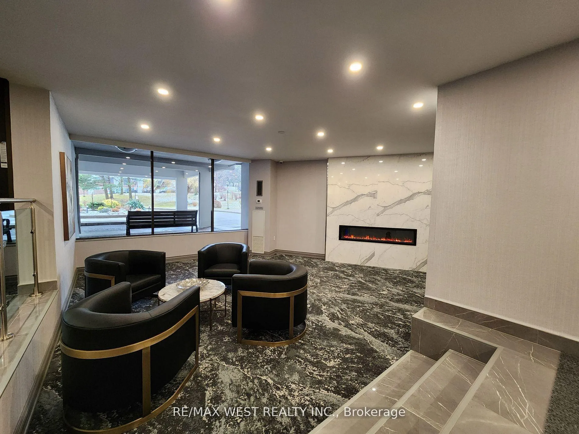 Photo 4 of Unit 1006, 10 Edgecliff Golfway, Toronto, Flemingdon Park — HOMEH