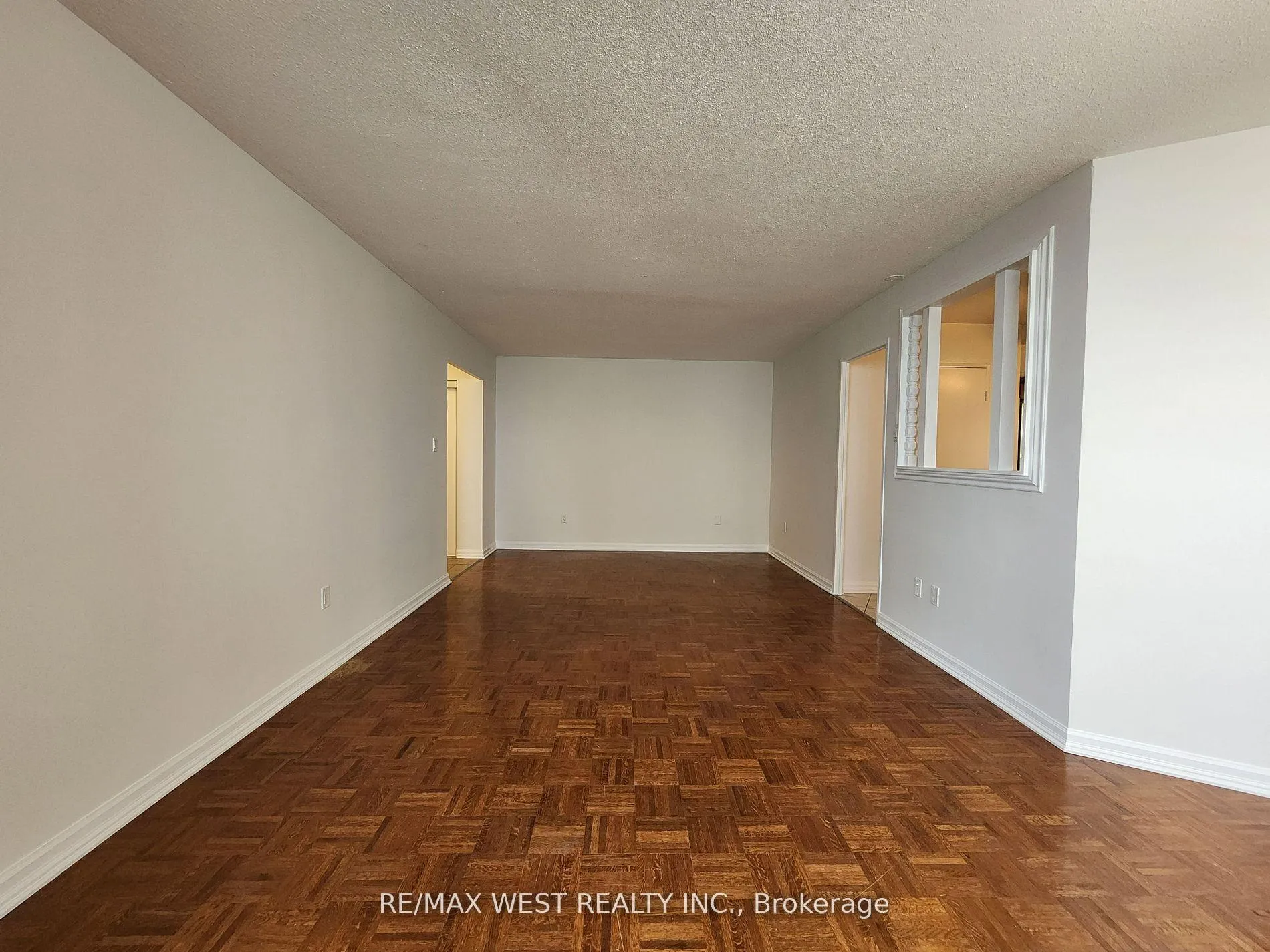 Photo 8 of Unit 1006, 10 Edgecliff Golfway, Toronto, Flemingdon Park — HOMEH