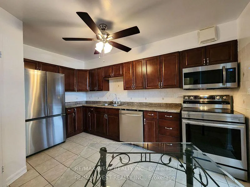Photo 11 of Unit 1006, 10 Edgecliff Golfway, Toronto, Flemingdon Park — HOMEH
