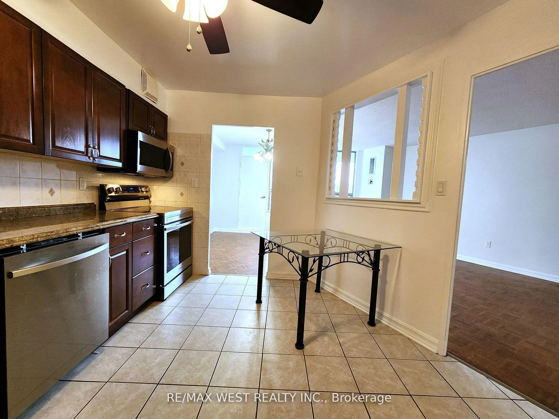 Photo 13 of Unit 1006, 10 Edgecliff Golfway, Toronto, Flemingdon Park — HOMEH