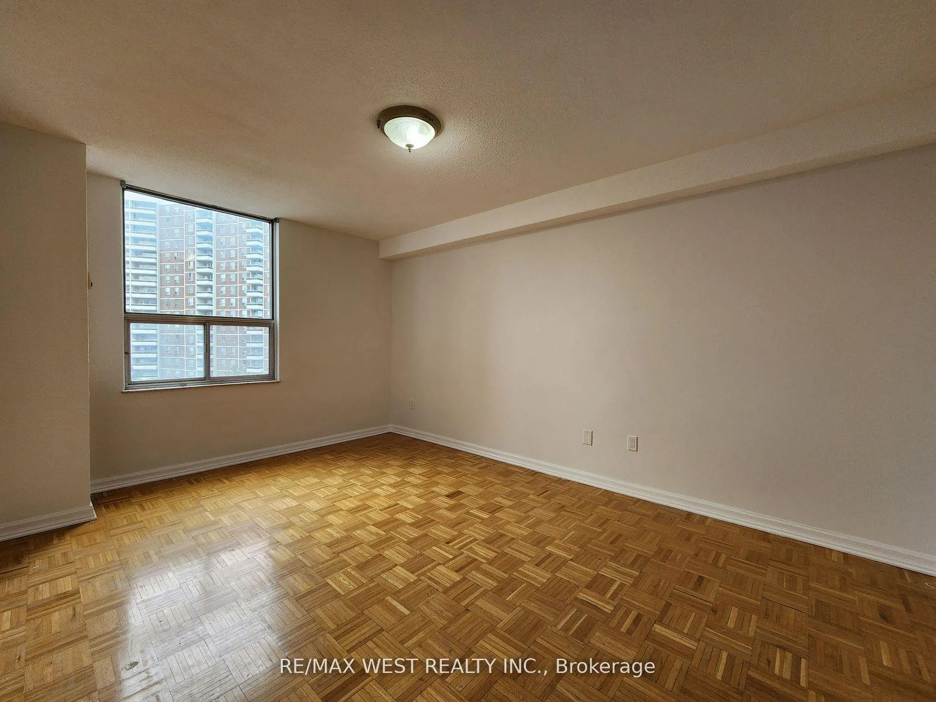 Photo 14 of Unit 1006, 10 Edgecliff Golfway, Toronto, Flemingdon Park — HOMEH