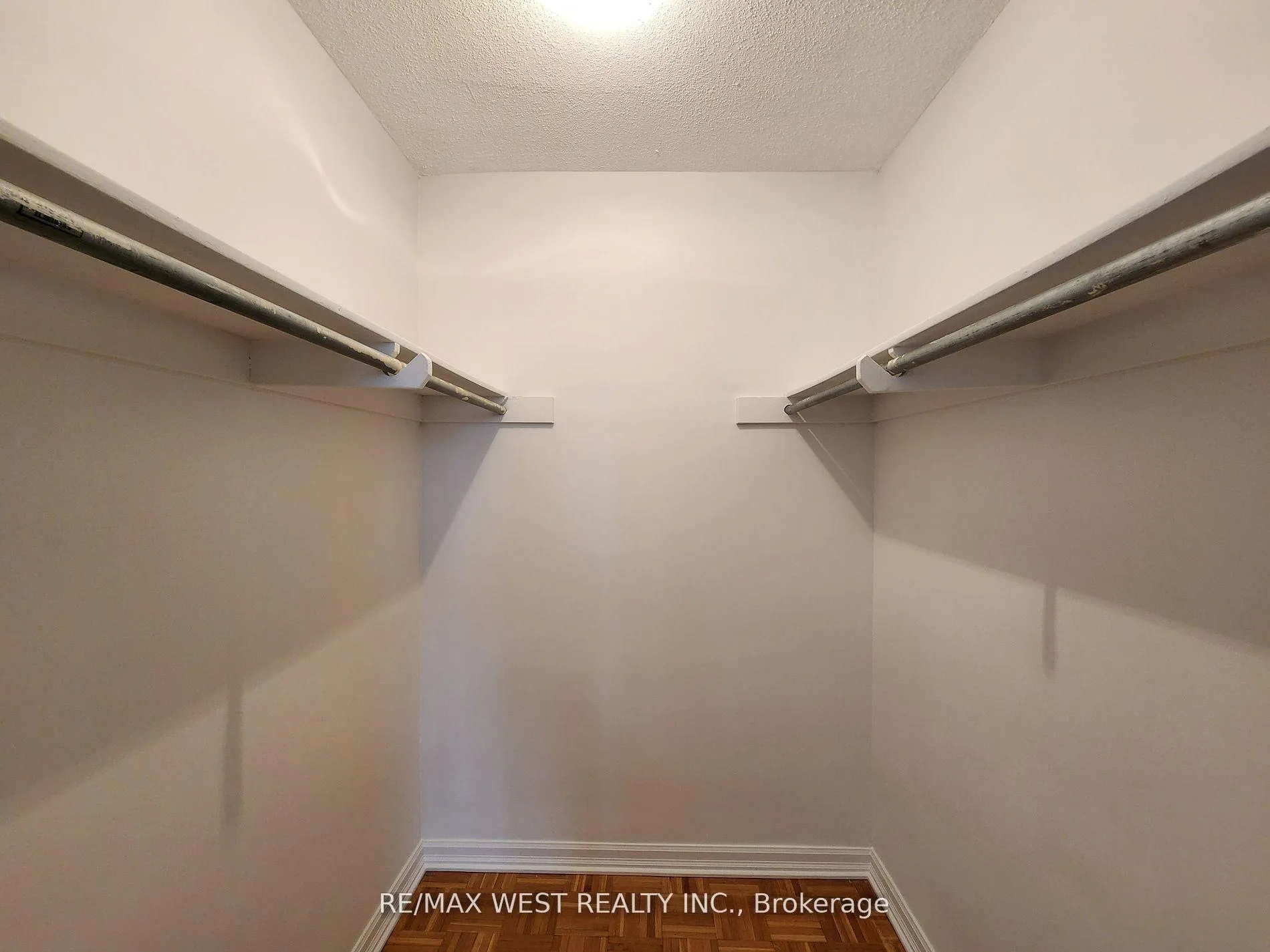 Photo 16 of Unit 1006, 10 Edgecliff Golfway, Toronto, Flemingdon Park — HOMEH