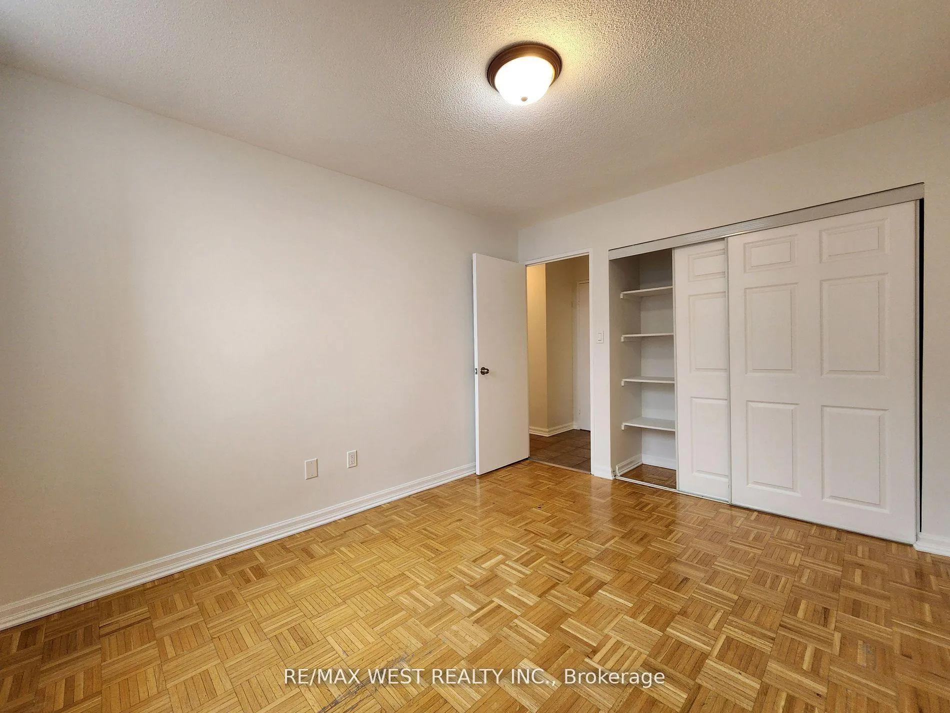 Photo 19 of Unit 1006, 10 Edgecliff Golfway, Toronto, Flemingdon Park — HOMEH