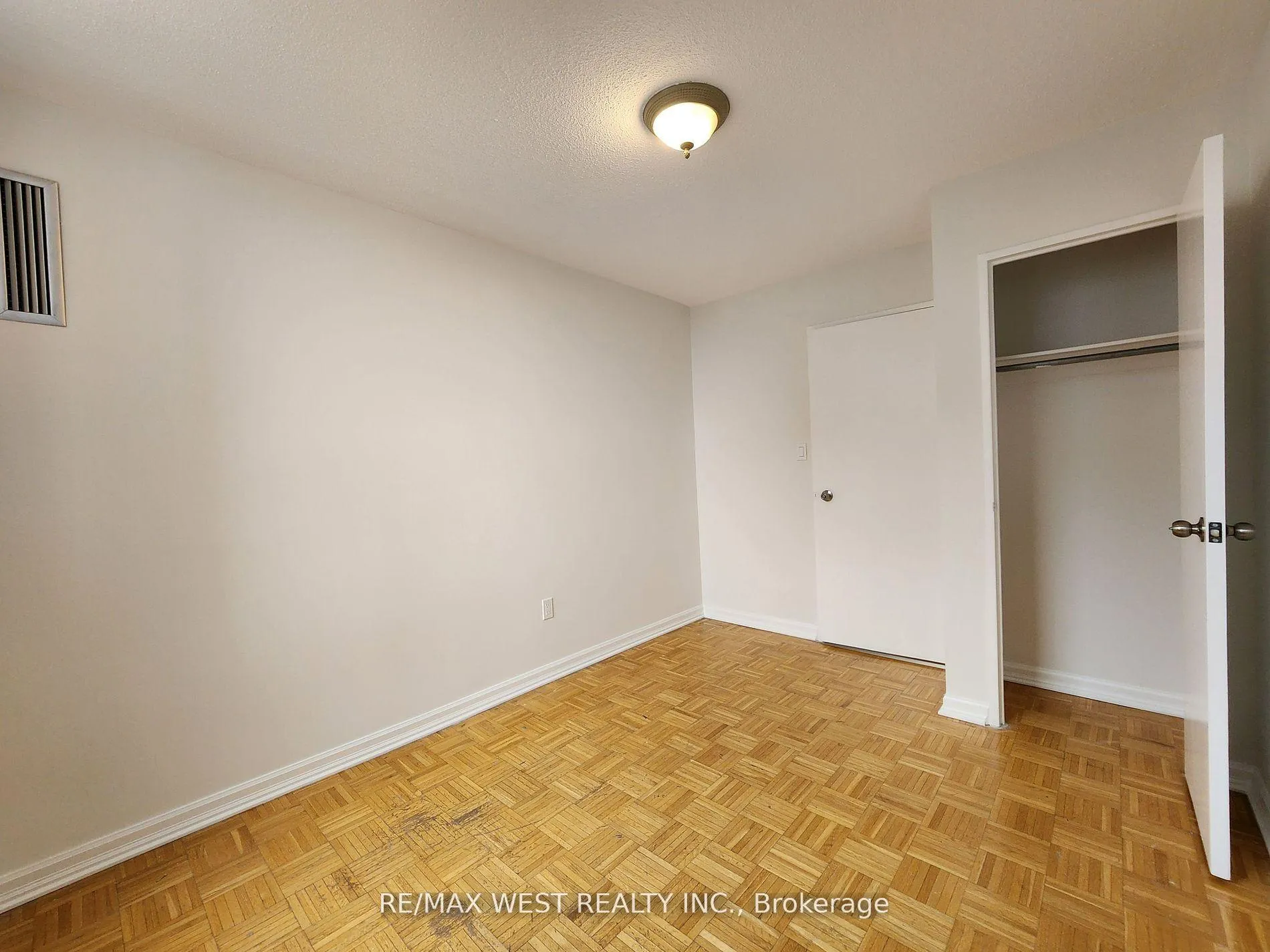 Photo 22 of Unit 1006, 10 Edgecliff Golfway, Toronto, Flemingdon Park — HOMEH