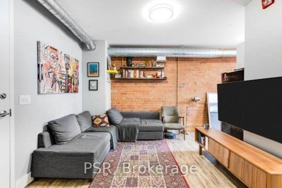 Front of Unit 310, 2870 Dundas Street W