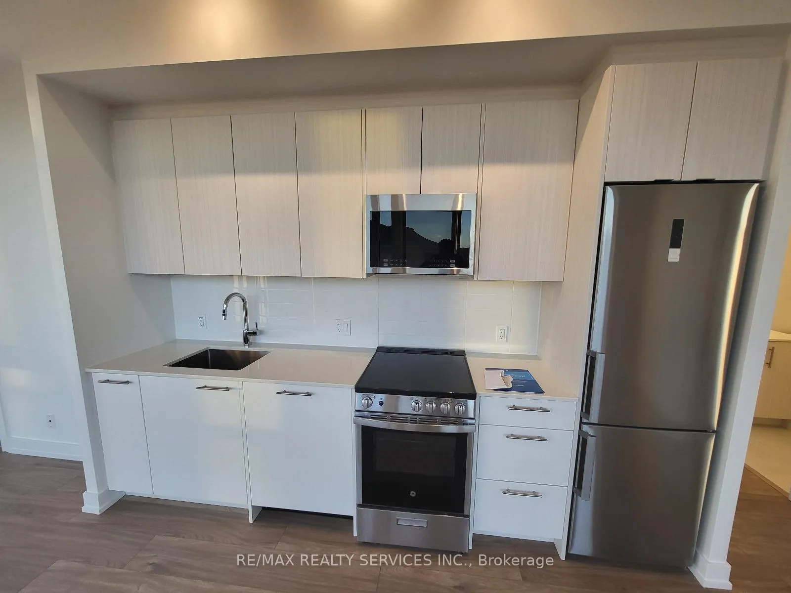 Photo 5 of Unit 302, 225 veterans Drive, Brampton, Northwest Brampton — HOMEH