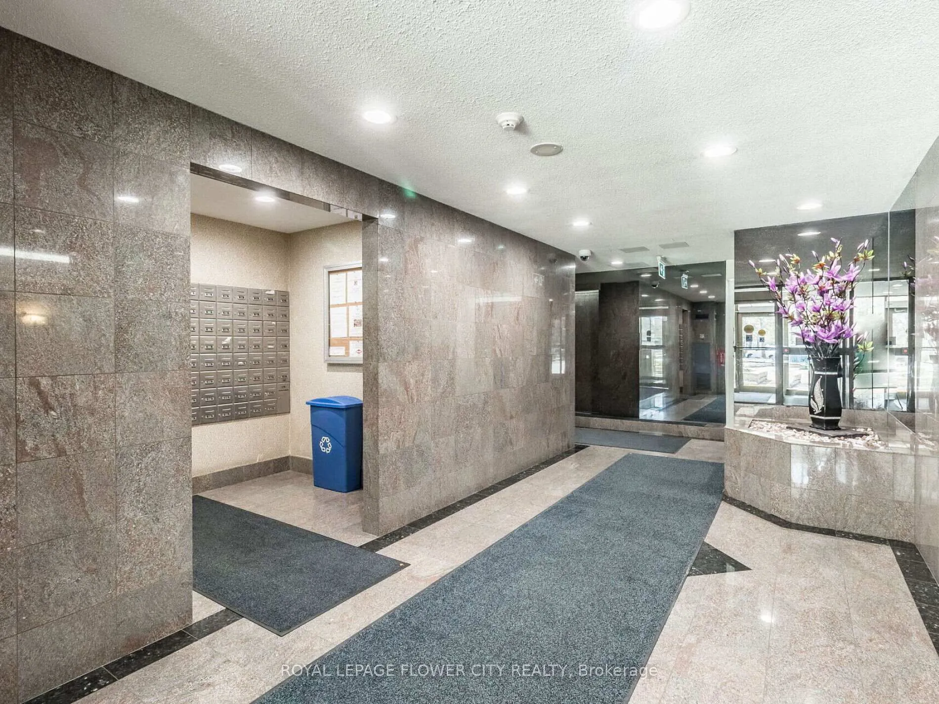 Photo 6 of Unit 2109, 30 Malta Avenue, Brampton, Fletcher's Creek South — HOMEH