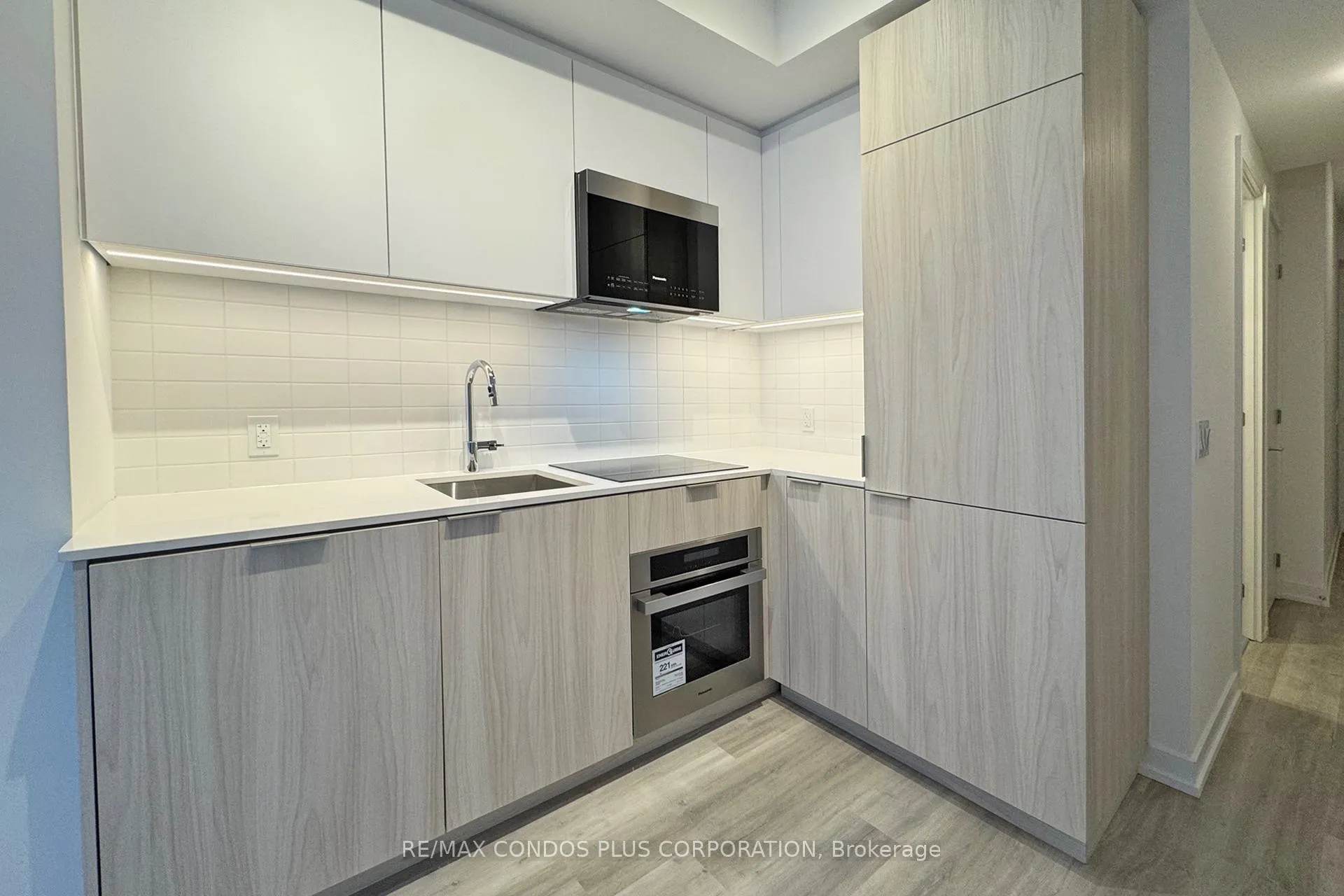 Photo 4 of Unit 802, 28 Eastern Avenue, Toronto, Moss Park — HOMEH